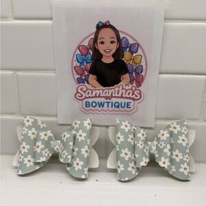 Daisy Print Bow Hair Clips - Sage Green